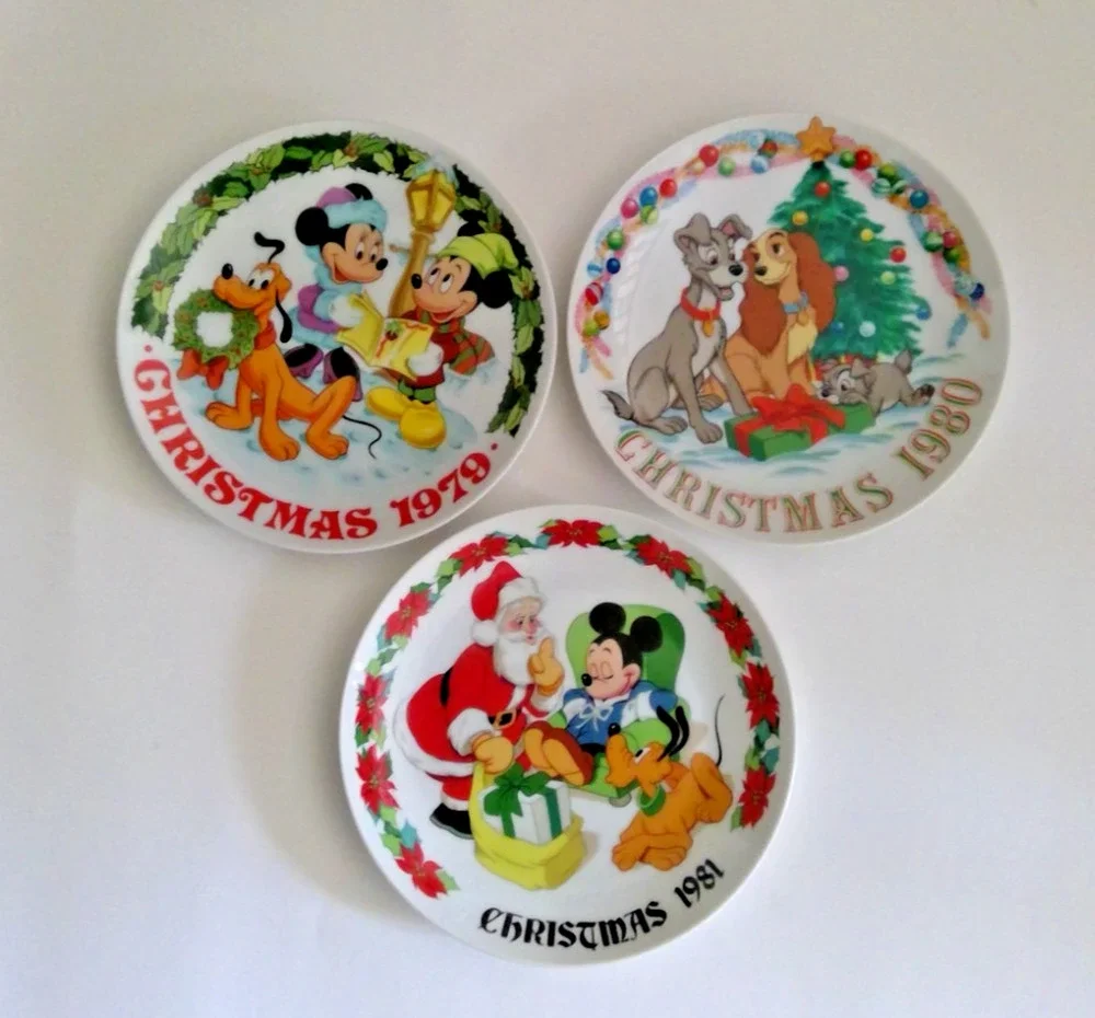 WALT DISNEY THIRD EDITION CHRISTMAS 1979. 1980, 1981 DECORATIVE PLATES- VINTAGE